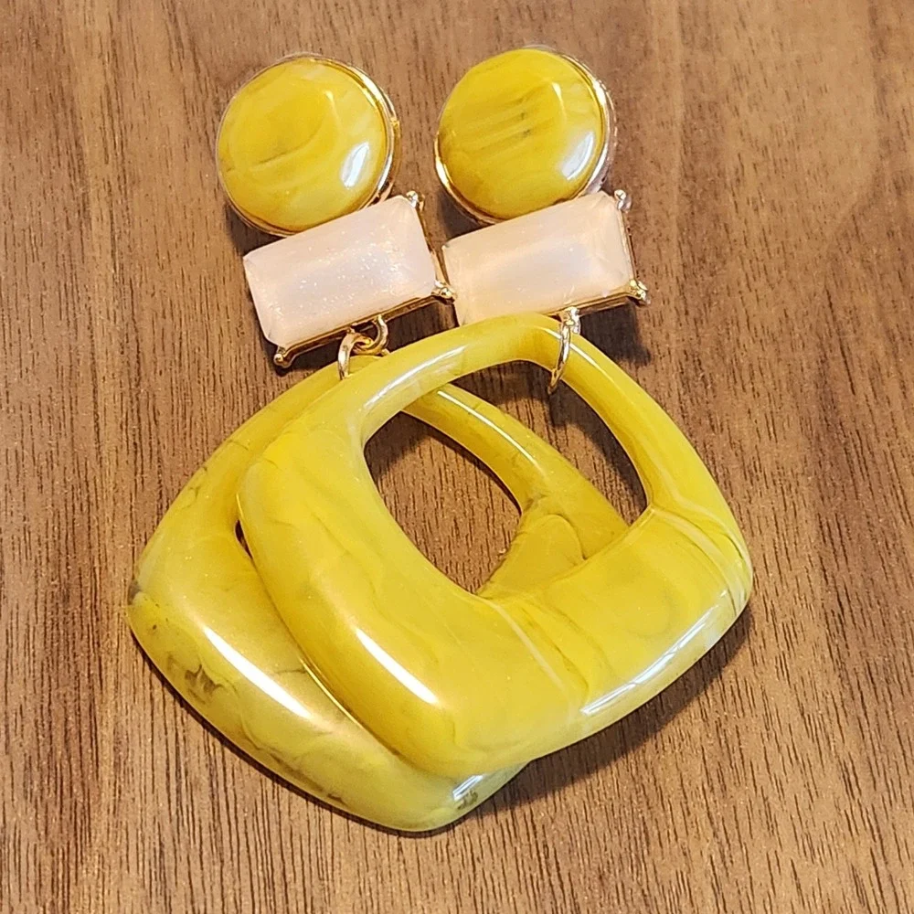 Yellow Marbled Resin Geometric Drop Earrings Gold Tone White Accent Statement